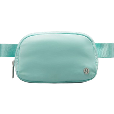 Lululemon Everywhere Belt Bag - Ideal Mint