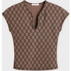 By Malene Birger Blusas By Malene Birger Venazia Athletic Top - Mahogny