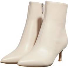 Steve Madden Beige Heels & Pumps Steve Madden Pumps & High Heels Lulah beige Pumps & High Heels for
