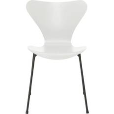 Fritz Hansen Sjuan 3107 White Färgad Ask/Warm Graphite Stol