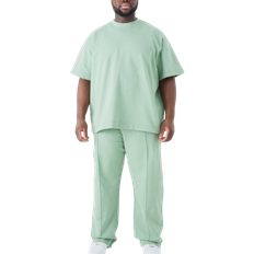 boohooMAN Plus Oversized T-shirt & Relaxed Jogger Interlock Set - Sage