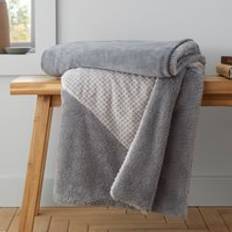 Textiles Catherine Lansfield Cosy Larsson Fleece 130 cm x 170 cm Throw Blankets Grey