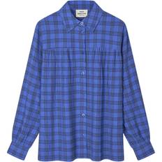 Mads Nørgaard Skjortor Mads Nørgaard Mads Nørgaard Copenhagen Check Pop Vina Shirt Dam Långärmade Skjortor Från Magasin Blå Med Tern 34
