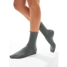 Vero Moda Mujer Calcetines Vero Moda Glitzernde Socken in Khaki mit Rüschensaum-Grün