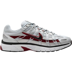 43 ½ Chaussures Nike P-6000 - Pure Platinum/Metallic Platinum/White/Dark Team Red