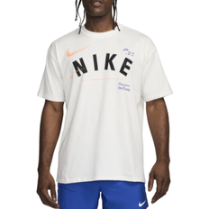 Nike Sportswear Men's Max90 T-shirt - Sail/Total Orange