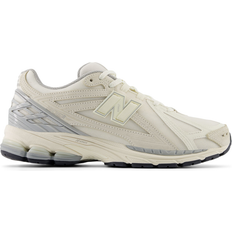 Beige Zapatos New Balance 1906R - Angora/Classic Crimson/Concrete