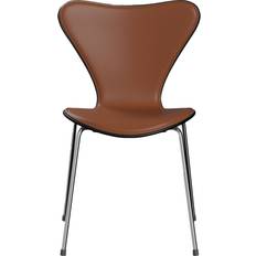 Fritz Hansen Läder Köksstolar Fritz Hansen 3107 Sjuan Framsidesklädd Black Läder Soft Cognac Matstolar Arne Jacobsen Brun Metall Trä Köksstol
