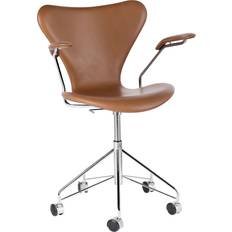 Fritz Hansen 3217 Sjuan Helklädd Läder Wild Walnut Kontorstoler Arne Jacobsen Brun Kontorstol