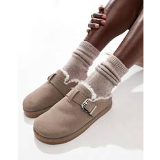 New Look Clogs in Kamelbraun mit Kunstpelzfutter-Neutral