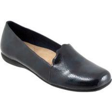 Shoes Trotters Women's Sage Flats