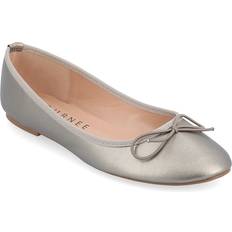 Shoes Journee Collection Women's Vika Flat