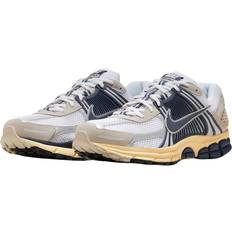 45 Scarpe sportive Nike Zoom Vomero Multi