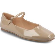 Shoes Journee Collection Carrie Mary Jane Flat in Patent/Taupe