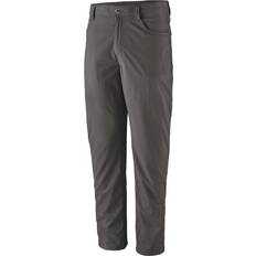 Patagonia Hombre Pantalones Patagonia Pantalón largo Quandary Regular - Marrón