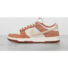 Beige Basketball Shoes Nike Dunk Low Women's, Brown