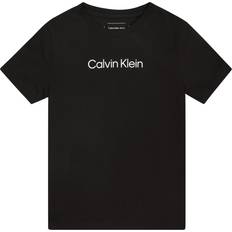 Calvin Klein T-skjorter Calvin Klein Inst. Logo SS Tshirt Kort Ermet T-skjorter hos Magasin