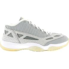 Argent Chaussures de Basket Jordan Air 11 Retro Low IE 'Silver' - Men's