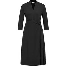 Gerry Weber Dam elegant klänning med omlottlook, 3/4-ärm, enfärgad, knäomspelande, svart