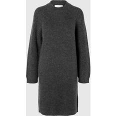 Dame - Elastan / Lycra / Spandex Kjoler Selected Slflulu LS High Neck Knit Dress Korte Kjoler hos Magasin