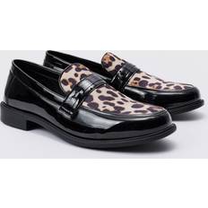 Lage schoenen boohooMAN Mens Black Leopard Patent PU Loafers