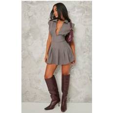 PrettyLittleThing Combishort de tailleur tissé gris anthracite plissé
