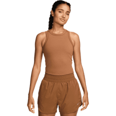 Brown - Fitness & Gym Tops Nike Training One Figurbetontes Tanktop in Hellbraun mit kurzem Schnitt-Brown