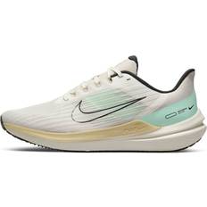 Nike Air Zoom Winflo 9 Low Tops - Light/White/Green