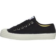 Novesta Shoes (Trainers) STAR MASTER Black