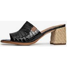 Escarpins et Talons Women's heeled mules Popa akutan Noir