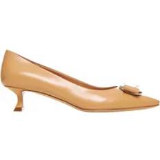 Ferragamo Højhælede sko Ferragamo Women New Vara plate kitten heel pump Beige