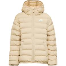 Nike sportswear synthetic fill NIKE Big Kid's Sportswear Lightweight Synthetic Fill Loose Hooded Jacket - Sanddrift/Sanddrift/White (FD2845-126)