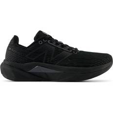 New Balance Fuelcell propel v5 trainers in black