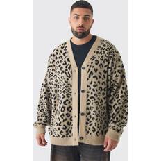 4XL - Mies Neuletakit boohooMAN Plus Brushed Knit Leopard Print Cardigan - Taupe