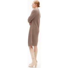 Biomaterialien Kleider Armedangels MILLAANA Frauen Relaxed Fit Strickkleid beige