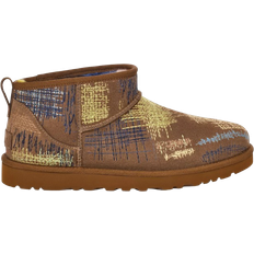 UGG Unisexe Chaussures UGG X The Elder Statesman Classic Ultra Mini - Brown