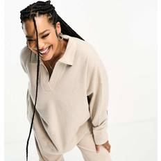 ASOS ASOS DESIGN Curve Varm cremefarvet longline superblød trøje med polokrave Del af sæt-Hvid