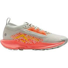 Nike Pegasus Trail 5 GTX W - Light Silver/Light Wild Mango/Vintage Coral/Hyper Crimson