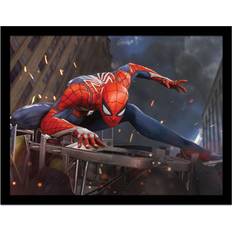 Grijs Ingelijste kunstwerken Spider-Man Stands On Ruins Poster 40 cm x 30 cm Framed Art