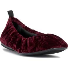 35 ⅓ Bailarinas Vince Camuto Verline Flat - Women's - Wine Red/Black Velvet