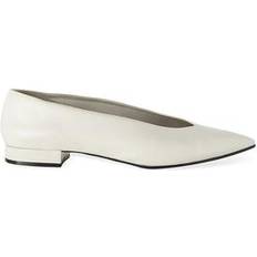 White Ballerinas Loro Piana Rebecca Leather Ballet Flats - White