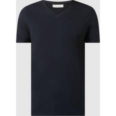 Casual Friday V-neck T-shirt lincoln