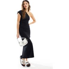 ASOS DESIGN Svart, enaxlad midaxiklänning med rysch på sidan-Svart/a