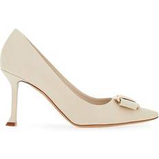 Heels & Pumps Ferragamo Women New Vara plate pump White