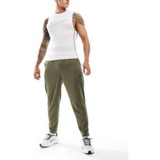Nike Training Totality Jogginghose in Khaki-Grün