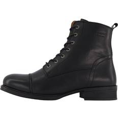 Pandora Boot