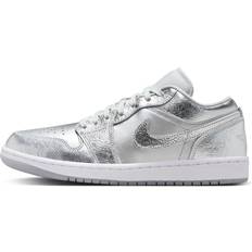 Jordan Wmns Air 1 Low SE - Metallic Silver