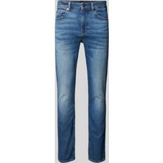 BOSS Regular Fit Jeans mit Label-Patch Modell 'Delaware'