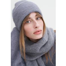 Filippa K Tilbehør Filippa K Fluffy Beanie - Grey