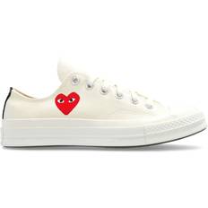 Comme des Garçons Sneakers Comme des Garçons Canvas Sneakers med Hjärtmönster - Beige